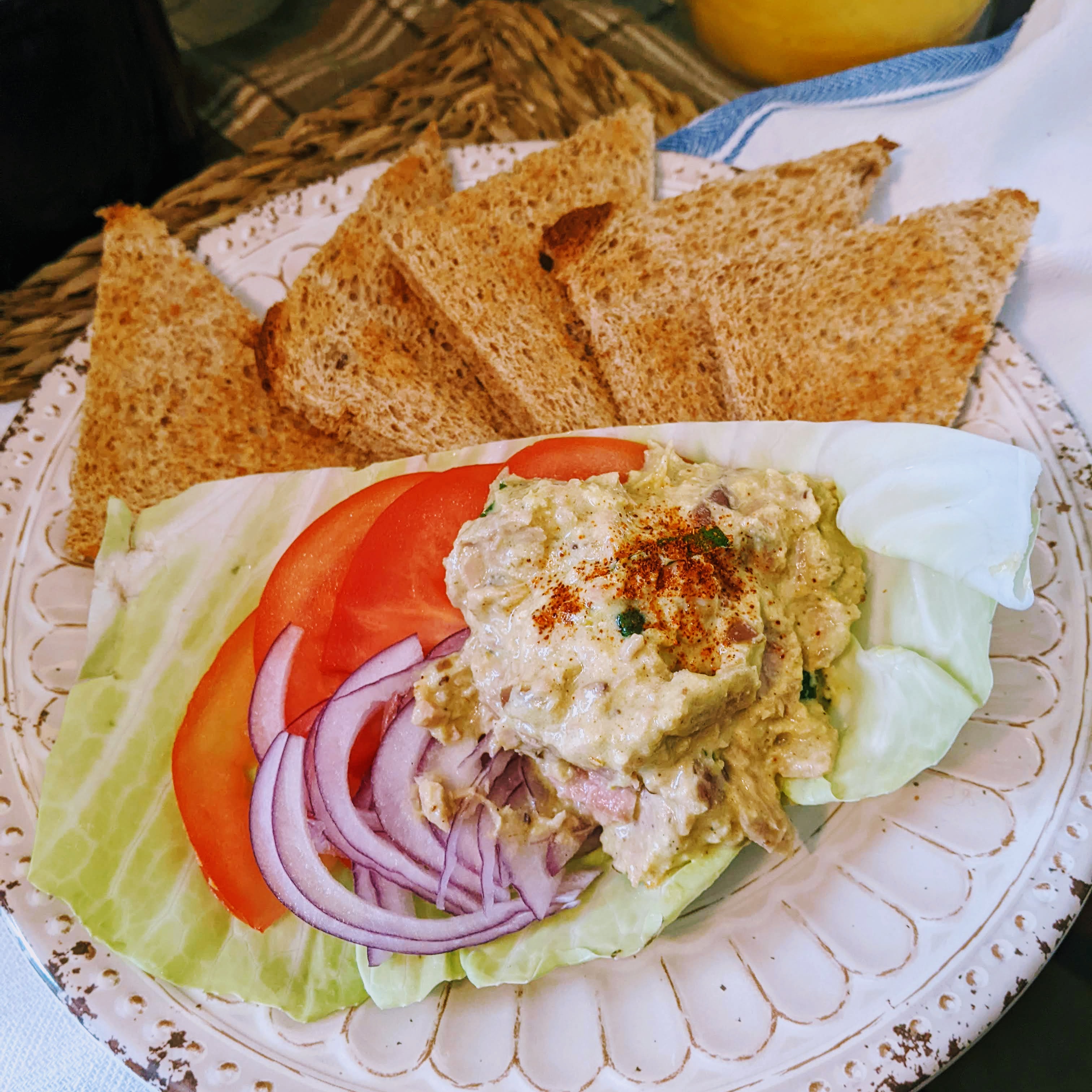 Delightful and Quick Tuna Salad in a Curry
